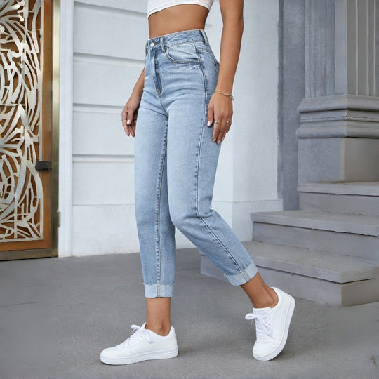 Damen Hochgeschnittene Jeans mit ausgefranztem Saum EB