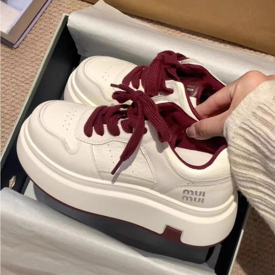 Damen Sneakers mit dicker Plateau-Sohle und modischem Obermaterial EB