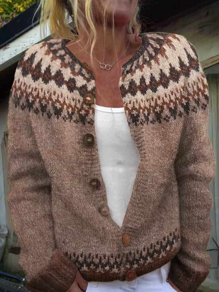 Damen nan gemusterte Strickjacke mit Rundpasse, Holzknöpfen und Eingrifftaschen EB