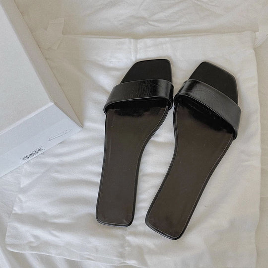 Damen Flache Slipper mit breitem Riemen und elegantem Design EB