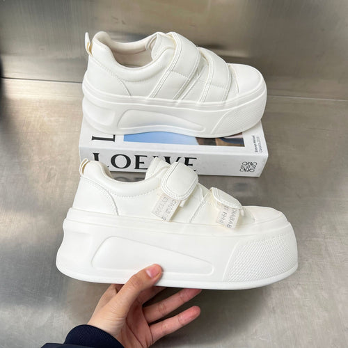 Damen Sneakers mit praktischem Klettverschluss und trendiger Plateausohle EB