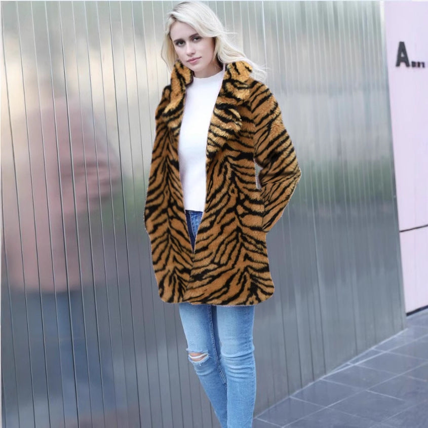 Damen Eleganter Kunstfellmantel im Tigerprint-Design EB
