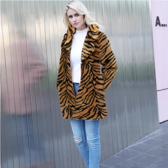 Damen Eleganter Kunstfellmantel im Tigerprint-Design EB