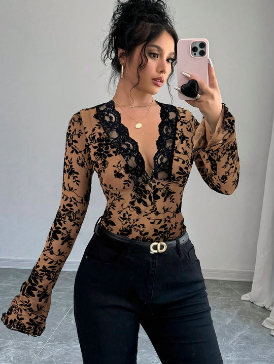 Damen Elegantes Spitzenoberteil mit tiefem V-Ausschnitt und Rüschendetails EB