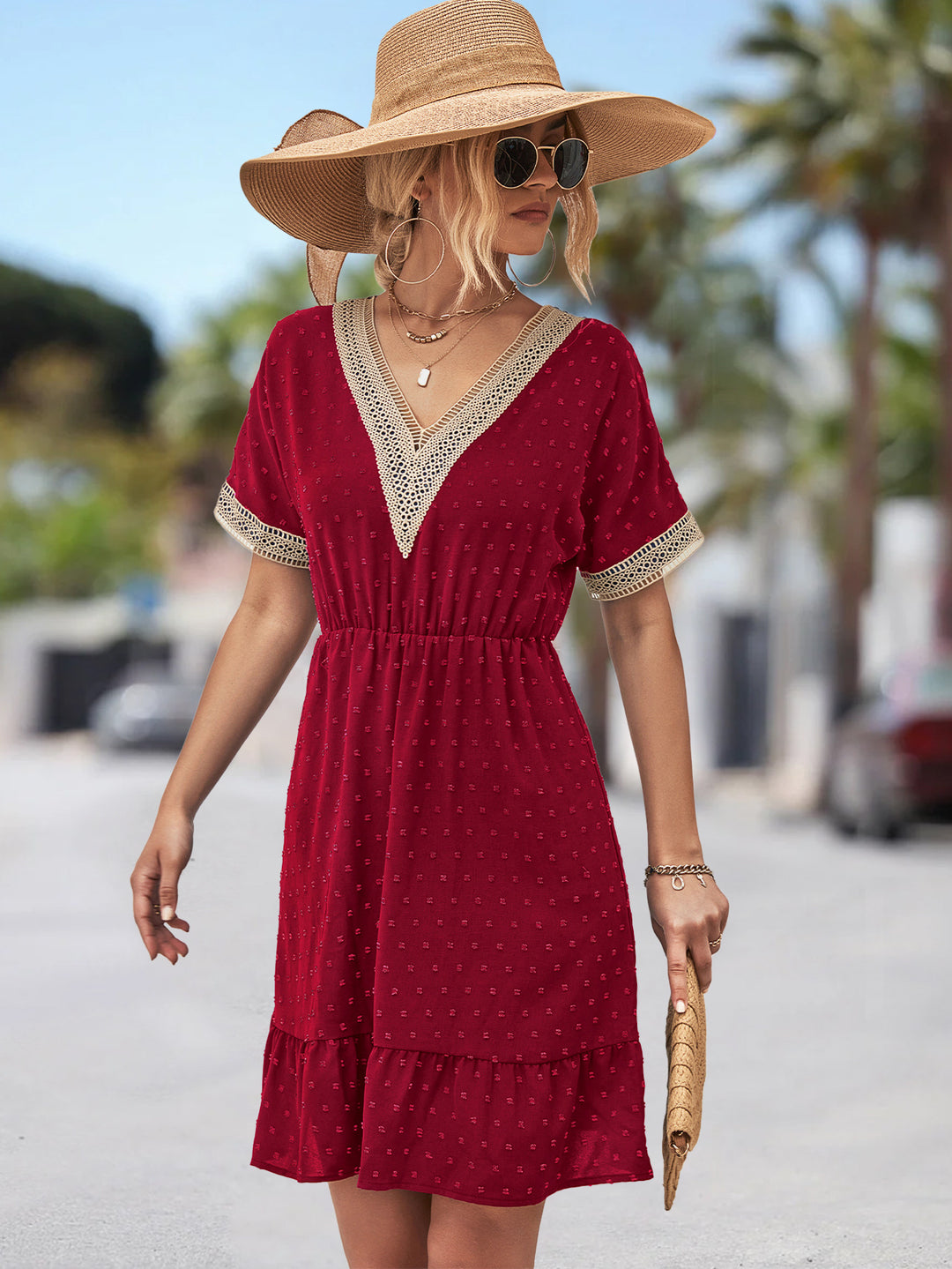 Damen Freizeitkleid mit V-Ausschnitt und Spitzenakzenten EB