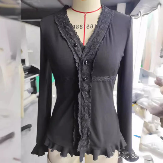 Damen Strickoberteil mit romantischem Spitzenbesatz und Rüschendetails EB