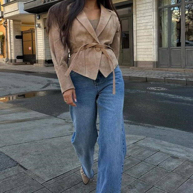 Damen Modische Wildlederjacke mit drapiertem Design und Taillengürtel EB