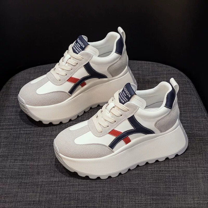 Damen Sportliche Damen Sneaker mit hohem Plateau und hochwertiger Dämpfung EB
