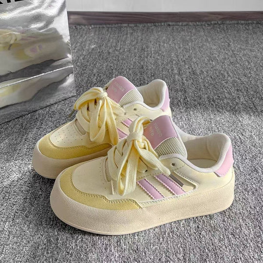 Damen Sportliche Sneaker mit komfortabler Polsterung und atmungsaktiver Oberflächenstruktur EB