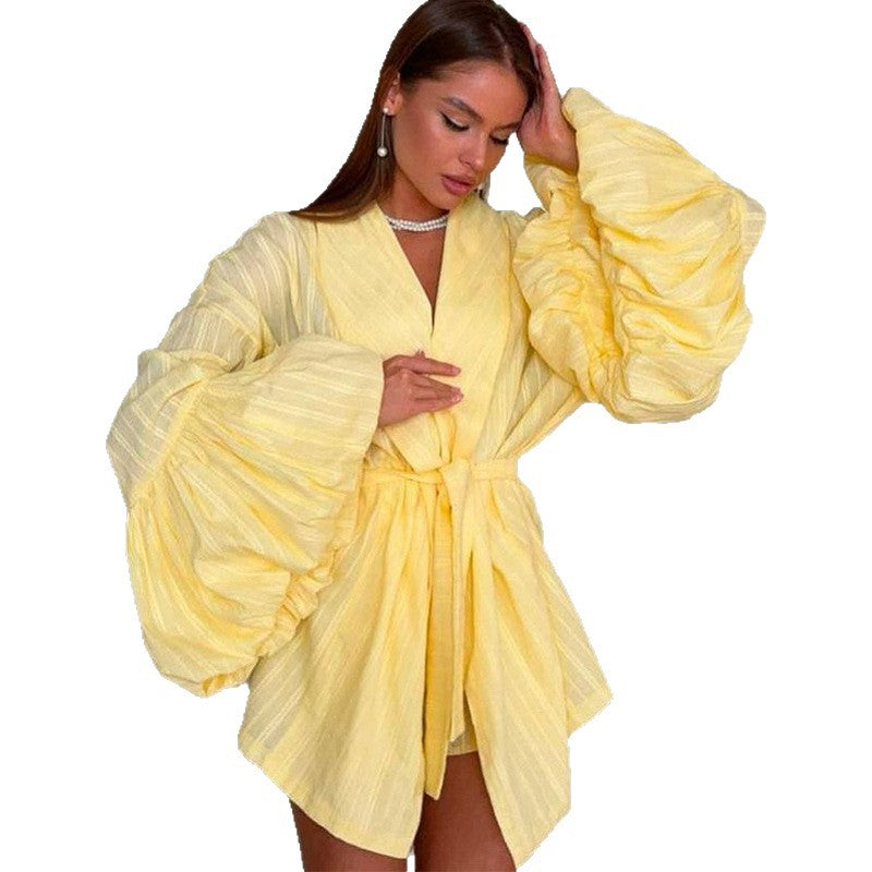 Damen eleganter Kimono mit voluminösen Ärmeln EB