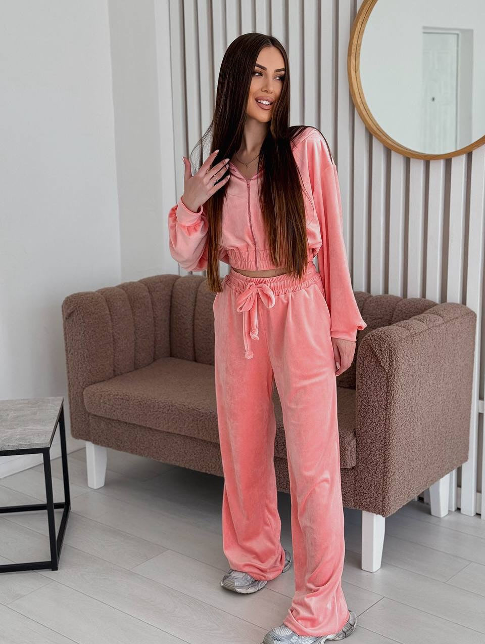 Damen Zweiteiliges Samt-Loungewear-Set mit Cropped-Zipjacke und weiter High-Waist-Sweathose EB