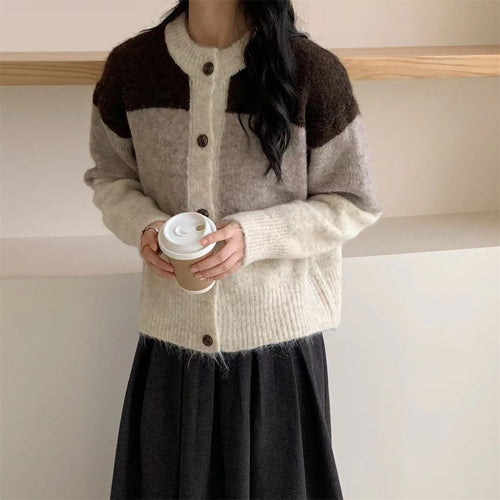 Damen Gemusterte Strickjacke mit Knopfleiste und überschnittenen Schultern EB