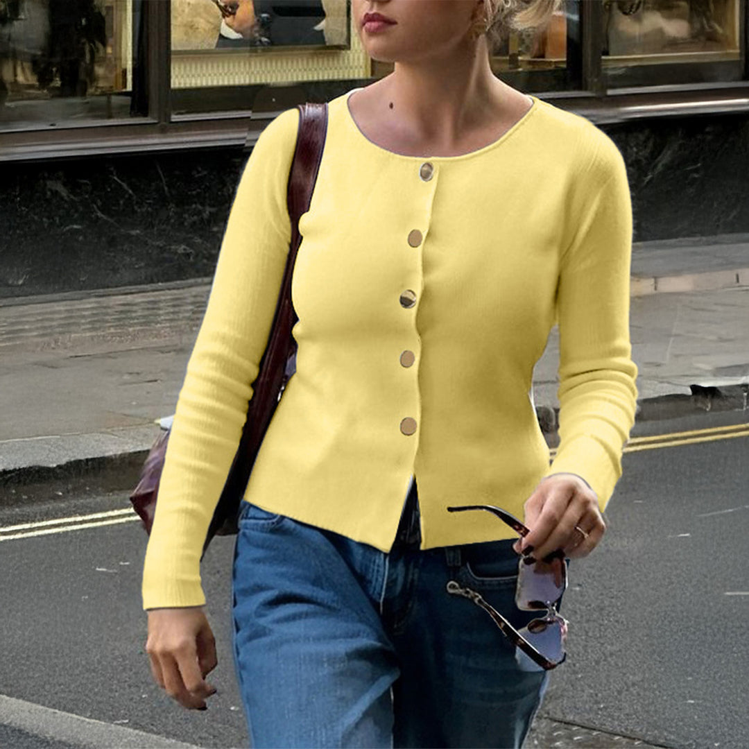 Damen nan taillierter Feinstrick-Cardigan mit asymmetrischer Goldknopf-Leiste und Frontschlitz EB