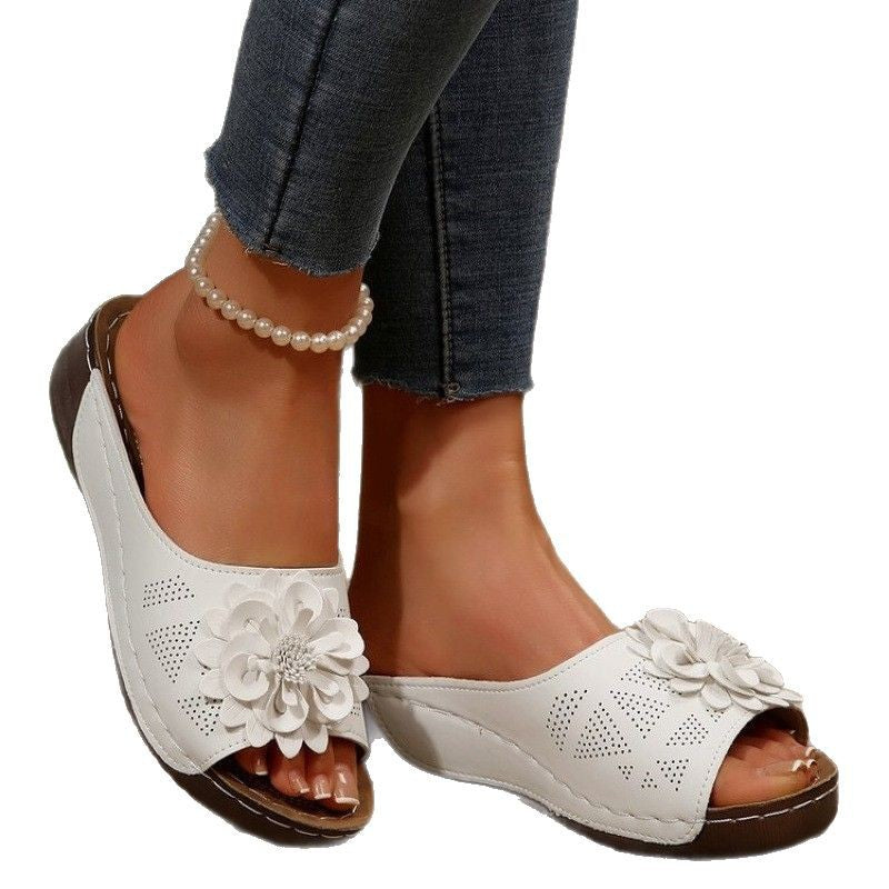Damen modische Riemensandalen mit dekorativer Blumenapplikation EB