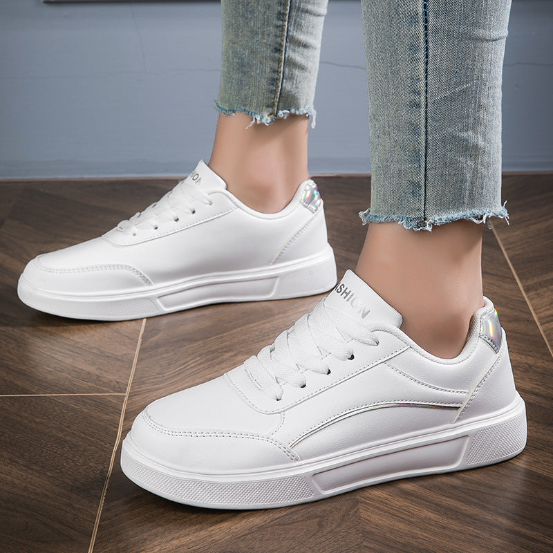 Damen nan niedrig geschnittener Kunstleder Sneaker mit holografischem Fersenbesatz EB