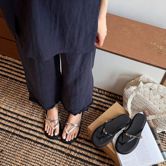 Damen Elegante Flip-Flops mit modischem Design und funkelndem Detail EB