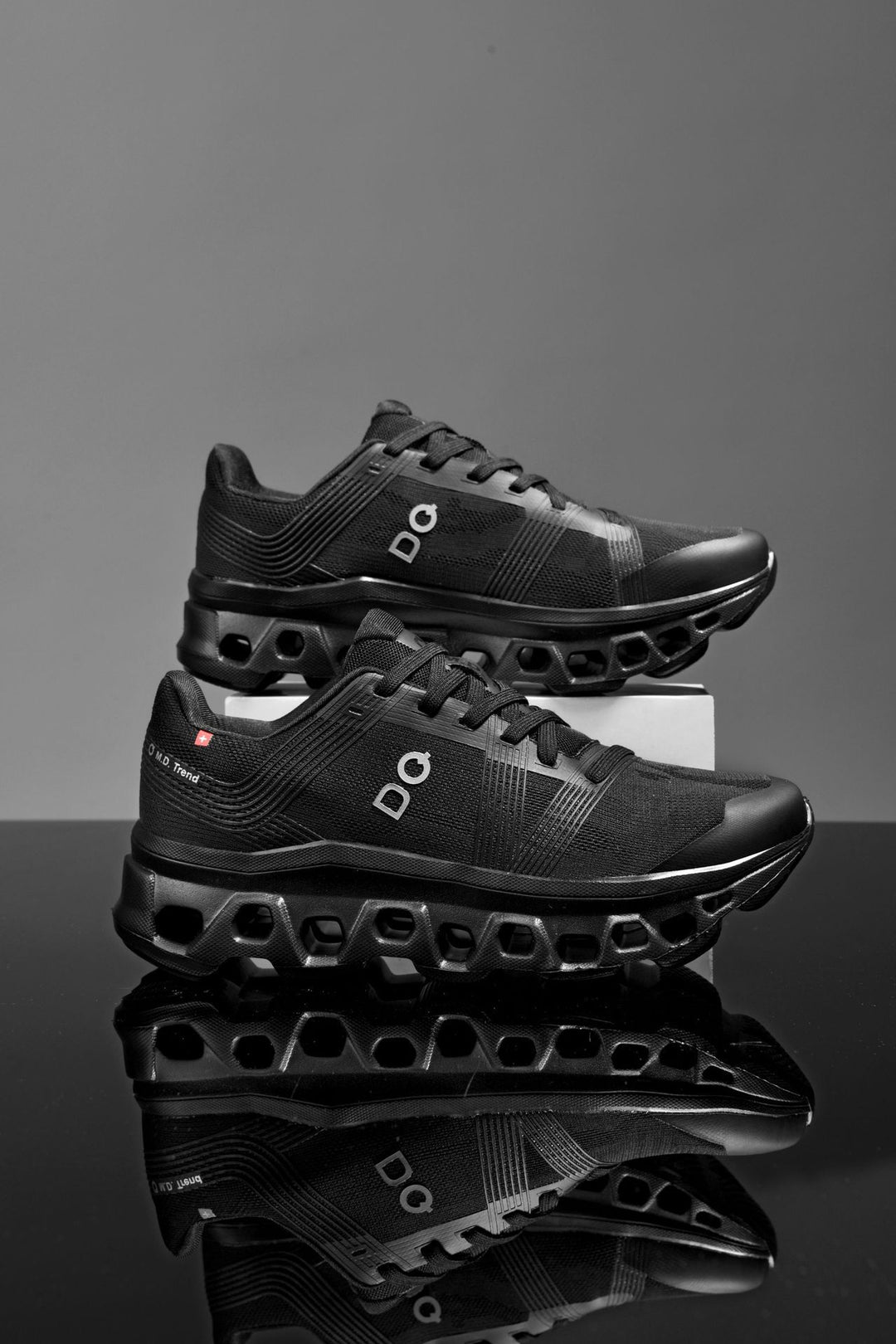Unisex leichte Straßenlauf-Sneaker mit hochdynamischer Rebound-Zwischensohle und atmungsaktivem Strickoberteil EB