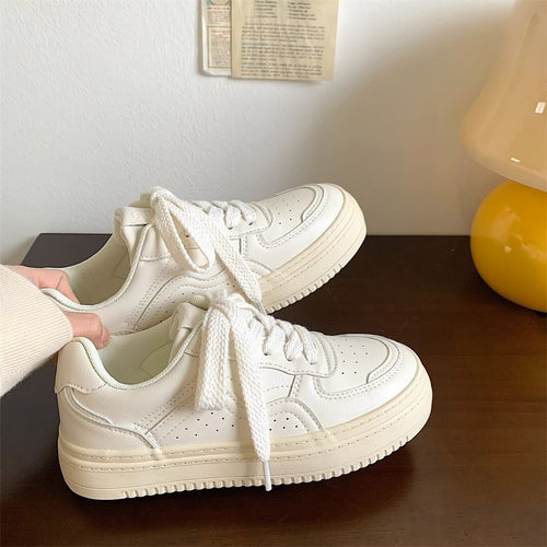 Damen Sportliche Sneakers mit gepolsterter Laufsohle und markantem Design EB