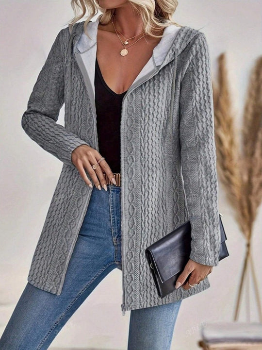 Damen Strickjacke mit Kapuze und trendigem Zopfmuster EB
