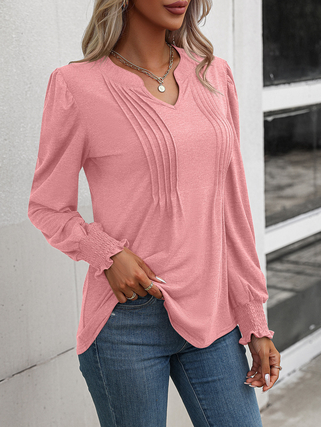 Damen nan Langarmshirt mit V-Ausschnitt, dekorativen Kellerfalten vorn und elastischen Smokbündchen EB