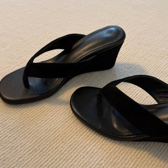Damen Wedgesandalen mit komfortablem Fußbett und modischem Design EB