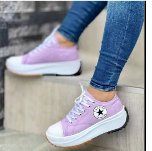 Damen  retro-inspirierte Canvas-Plateau-Sneaker mit verstärkter Zehenkappe und griffiger Profilsohle EB