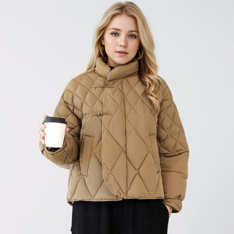 Damen gesteppte Jacke mit hohem Kragen und praktischen Druckknopfdetails EB