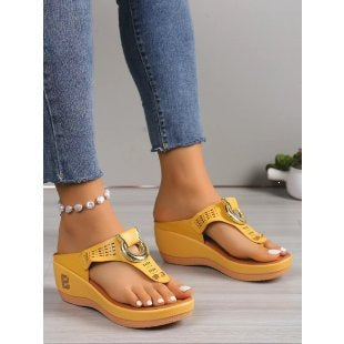 Damen Wedge-Sandalen mit dekorativem Ring-Detail EB