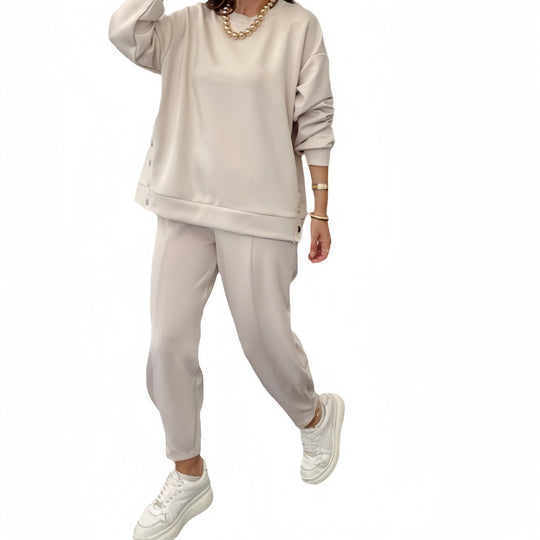 Damen lässiges Sport-Ensemble mit elegantem Schnitt und dekorativen Knöpfen EB