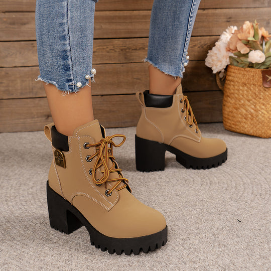 Damen Schnürstiefeletten mit markanten Profilsohlen und elegantem Anhänger EB