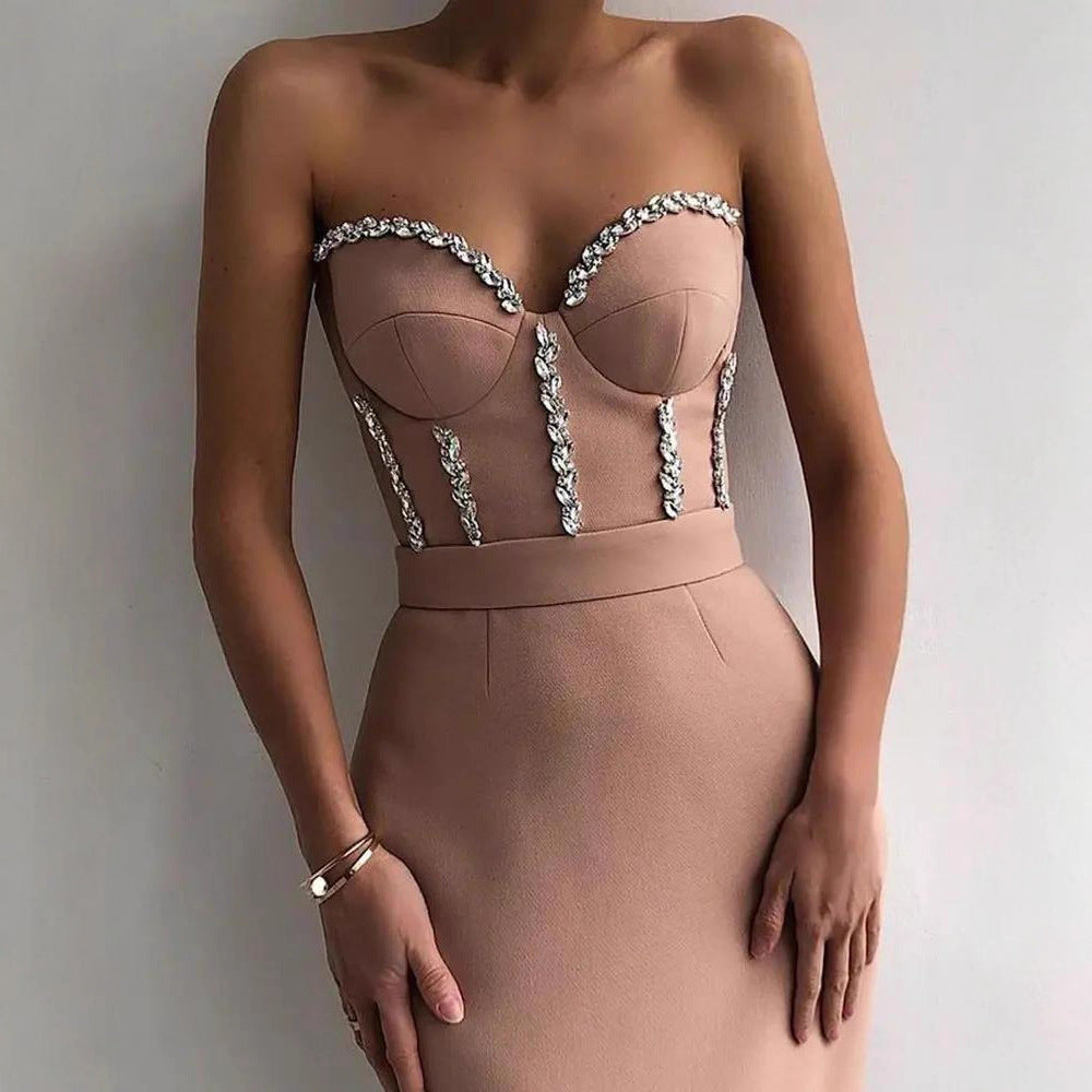 Damen figurbetontes Abendkleid mit eleganter Bustier-Optik und schimmernden Applikationen EB