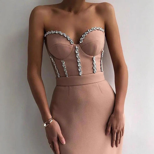 Damen figurbetontes Abendkleid mit eleganter Bustier-Optik und schimmernden Applikationen EB