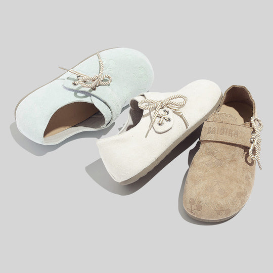 Damen Stilvolle Slipper mit dekorativem Schnürsystem und weichem Obermaterial EB