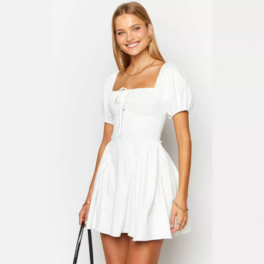 Damen sommerliches Minikleid mit Puffärmeln und tailliertem Design EB