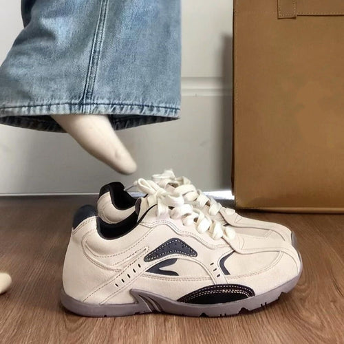 Damen Sneakers mit weich gepolstertem Wildleder-Obermaterial und rutschfester Sohle EB