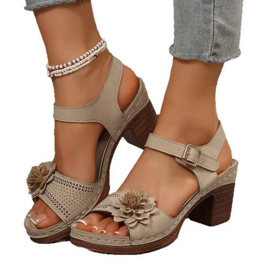 Damen Plateau-Sandalen mit floralen Akzenten und rutschfester Sohle EB