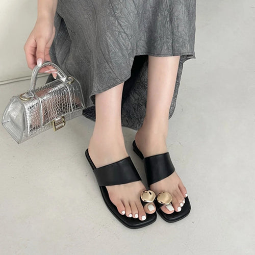 Damen Elegante Pantoletten mit modischem Design und goldenen Akzenten EB
