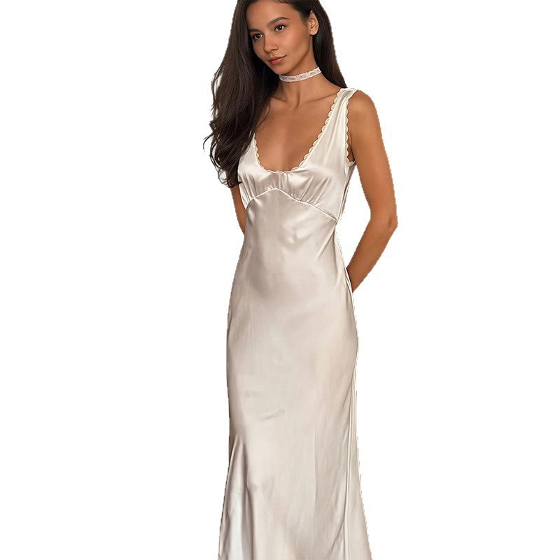 Damen Satin-Maxikleid mit elegantem V-Ausschnitt und feinen Details EB