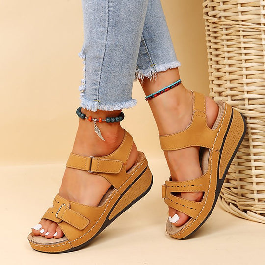 Damen Komfortable Keilsandalen mit verstellbaren Riemen und anatomischem Fußbett EB
