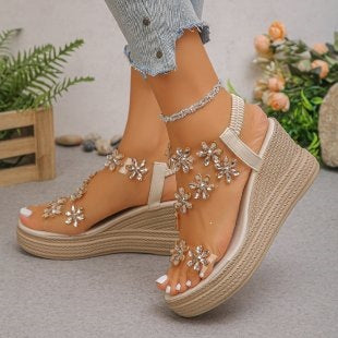 Damen Wedge-Sandalen mit floralem Dekor EB