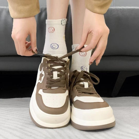 Damen Plateausneaker mit trendigem Sternen-Design EB