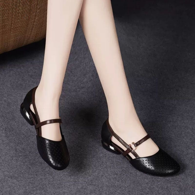 Damen Ballerinas mit luftigen Perforationen und eleganter Doppelriemenführung EB