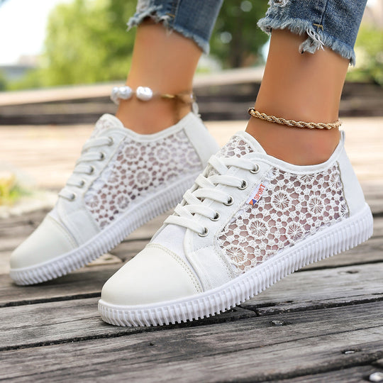 Damen Sneakers mit floraler Spitze und leichter Sohle EB