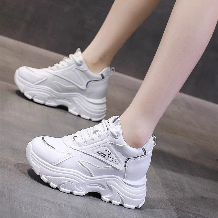 Damen Chunky Lifestyle Sneakers mit dämpfender Sohle und ergonomischem Design EB