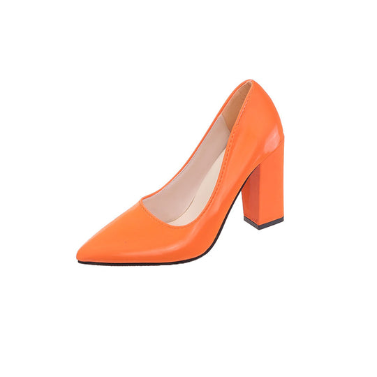Damen Spitzen Pumps mit bequemem Blockabsatz und glänzendem Finish EB