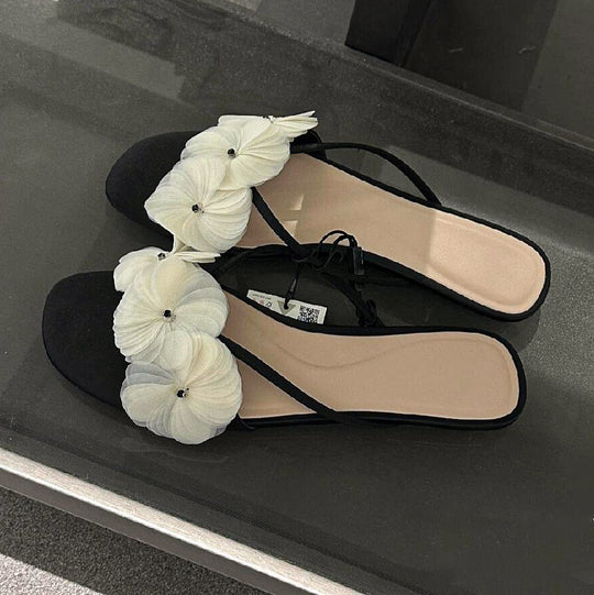 Damen Pantoletten mit floralen Akzenten und modischem Design EB