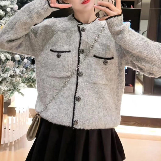 Damen Kuscheliger Cardigan mit stylischen Knopfdetails und aufgesetzten Taschen EB