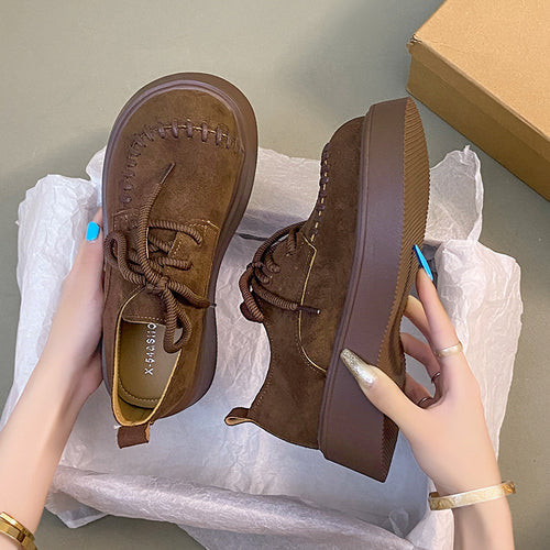 Damen Komfortable Plateau-Schnürschuhe mit gestickten Akzenten EB