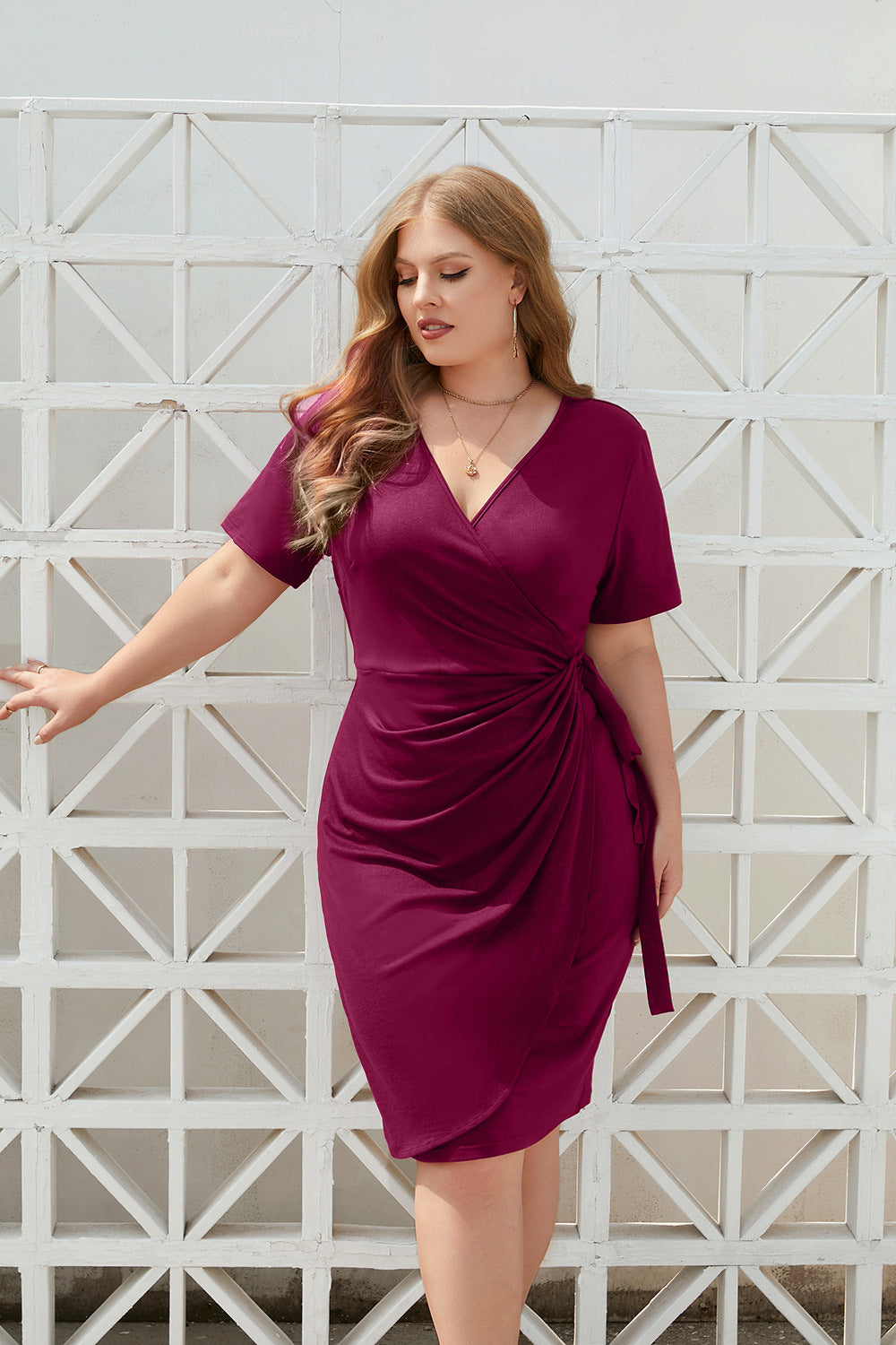 Damen Figurbetontes Wickelkleid mit kurzen Ärmeln und V-Ausschnitt EB