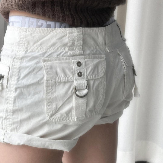 Damen leichte Shorts mit praktischen Reißverschlusstaschen EB